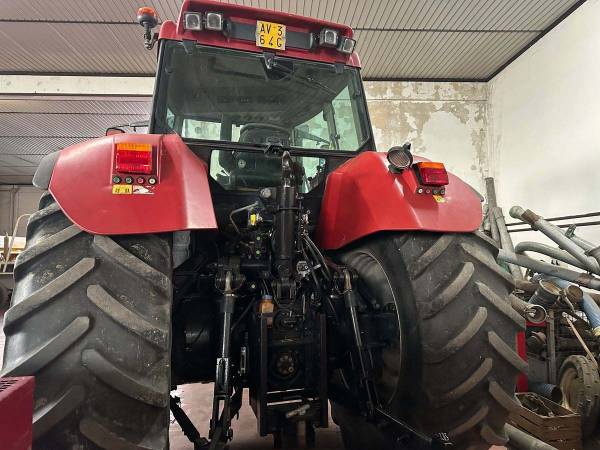Трактор Case IH CVX 150 (2002)