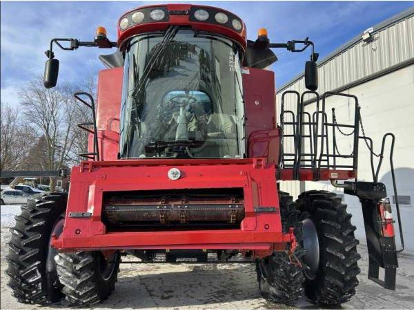 Комбайн Case IH 7010 Axial Flow (2009)