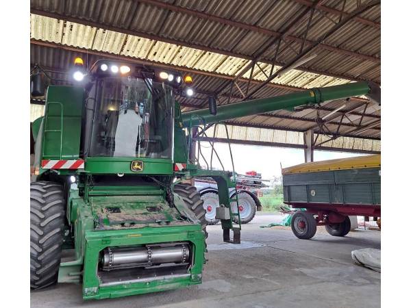 Комбайн John Deere S690i (2010)