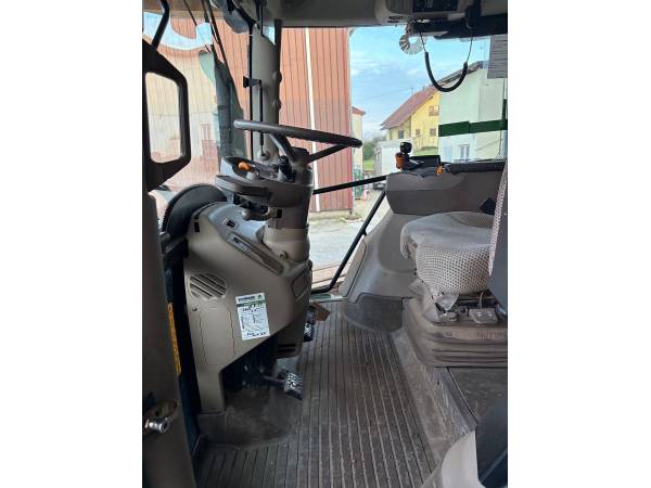 Трактор John Deere 6125 R (2013)