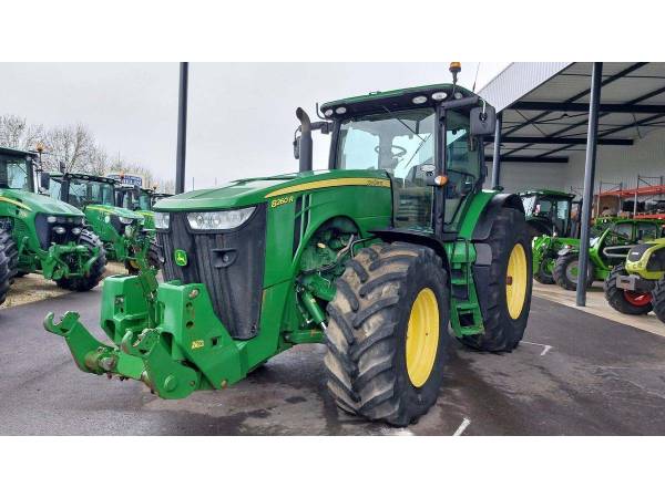 Трактор John Deere 8260 R (2012)