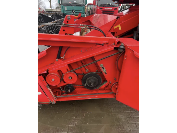 Комбайн Massey Ferguson 36 (1998)