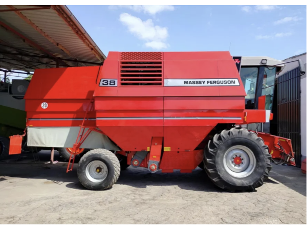 Комбайн Massey Ferguson 38 (1996)