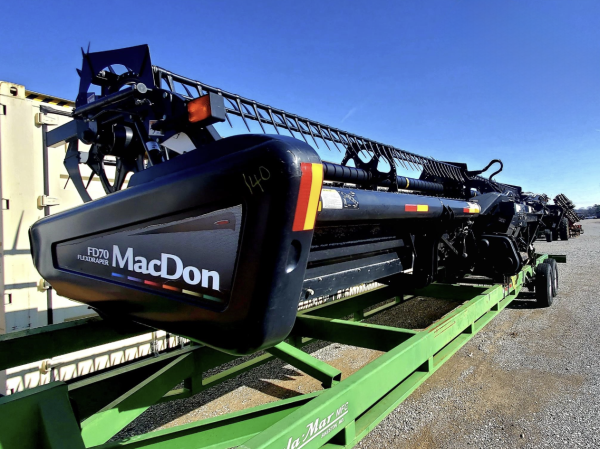 Жниварка MacDon FD70 (2011)