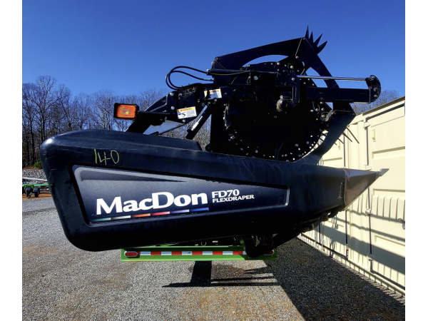 Жниварка MacDon FD70 (2011)