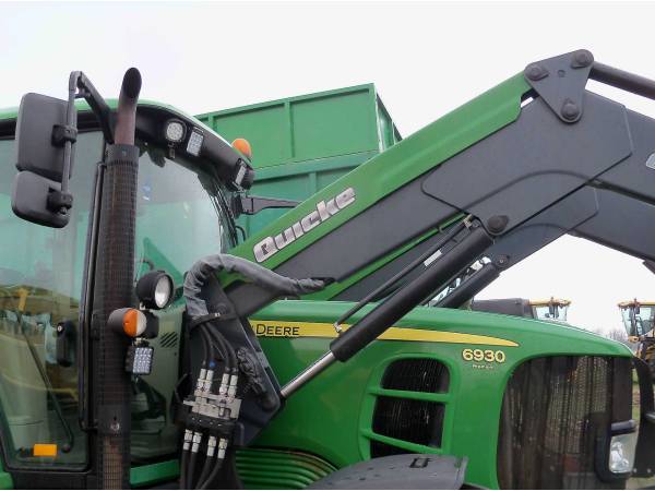 Трактор John Deere 6930 (2011)