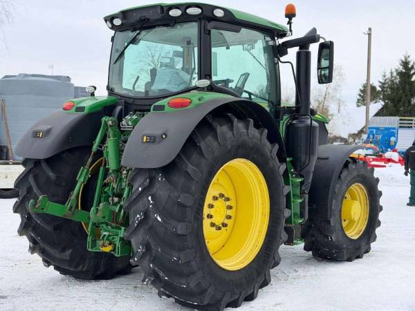 Трактор John Deere 6215R (2016)