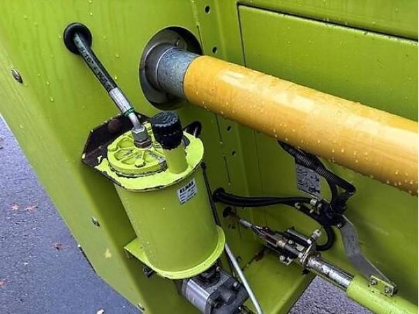 Жниварка зернова Claas V750 (2005)