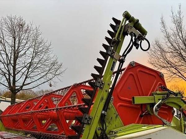Жниварка зернова Claas V750 (2005)