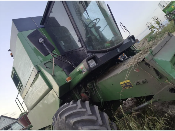 Комбайн John Deere 1188 SII Hydro 4 (1989)