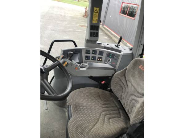 Трактор Claas Axion 820 (2010)