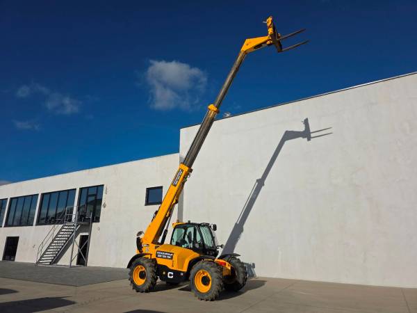 Телескопічний навантажувач JCB 535-95 (2021)