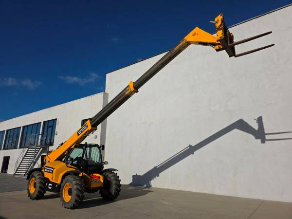 Телескопічний навантажувач JCB 535-95 (2021)