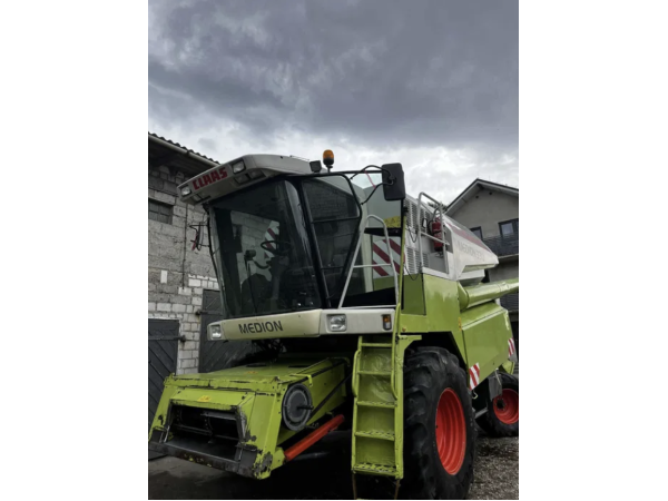 Комбайн Claas Medion 330 (2002)