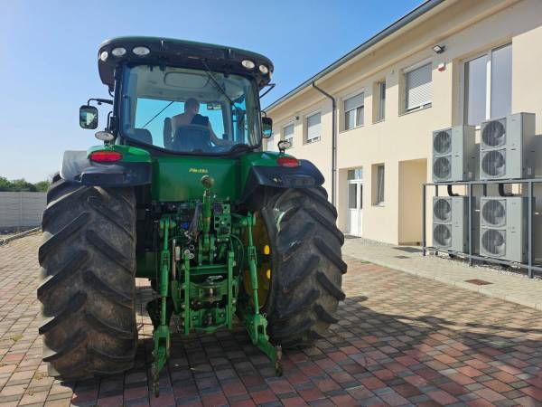 Трактор John Deere 7230R (2012)