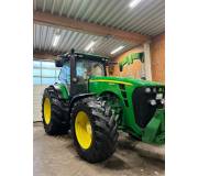 Трактор John Deere 8245R