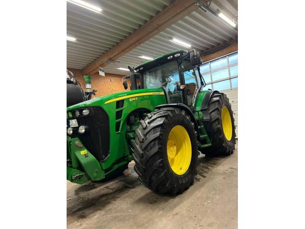 Трактор John Deere 8245R (2009)