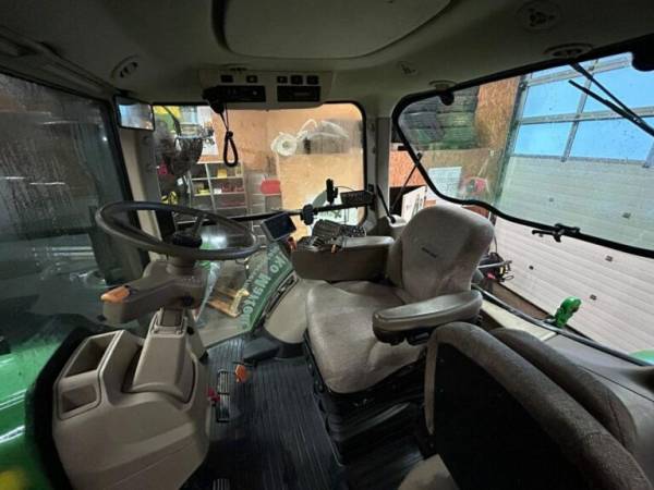 Трактор John Deere 8245R (2009)