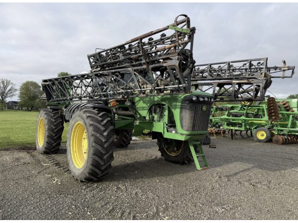Самоходный опрыскиватель John Deere 4920 (2005)