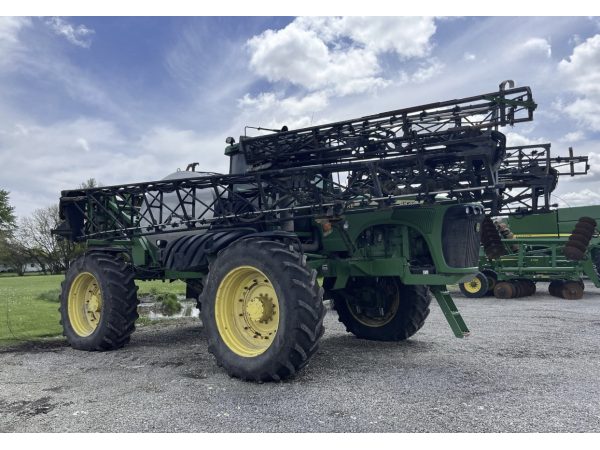 Самоходный опрыскиватель John Deere 4920 (2005)