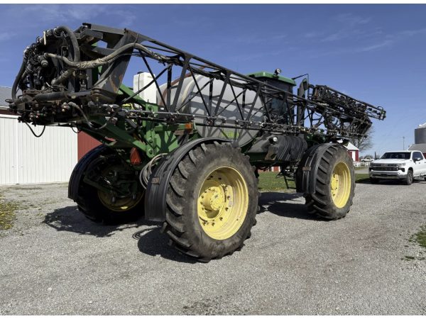 Самоходный опрыскиватель John Deere 4920 (2005)