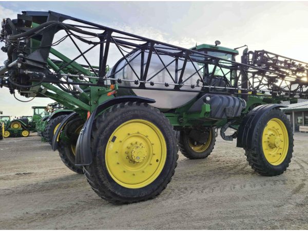 Самоходный опрыскиватель John Deere 4920 (2006)