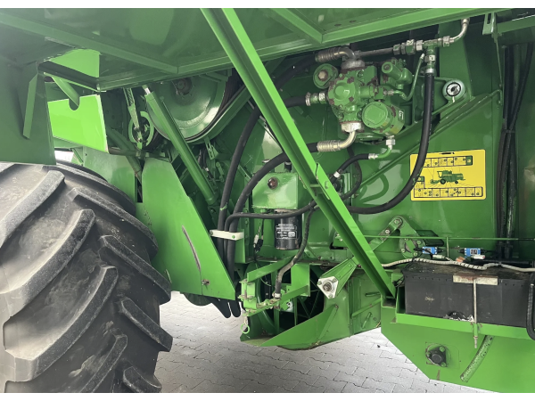 Комбайн John Deere 1170 (1998)
