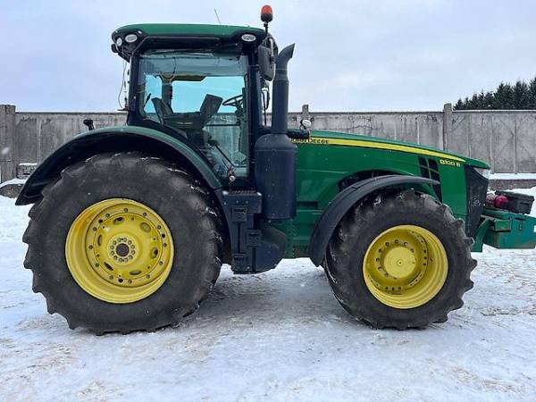 Трактор John Deere 8320R (2015)