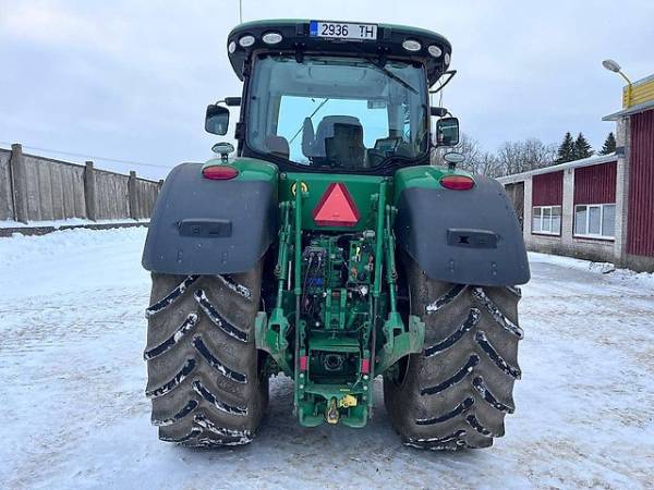 Трактор John Deere 8320R (2015)