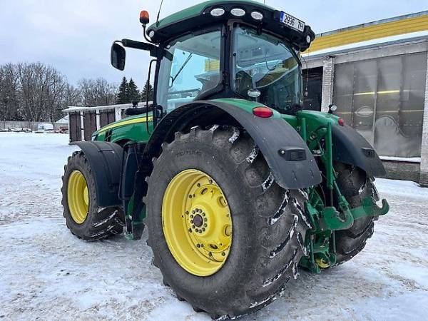 Трактор John Deere 8320R (2015)