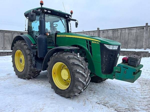 Трактор John Deere 8320R (2015)