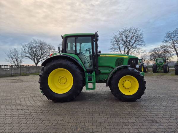 Трактор John Deere 6830 (2011)