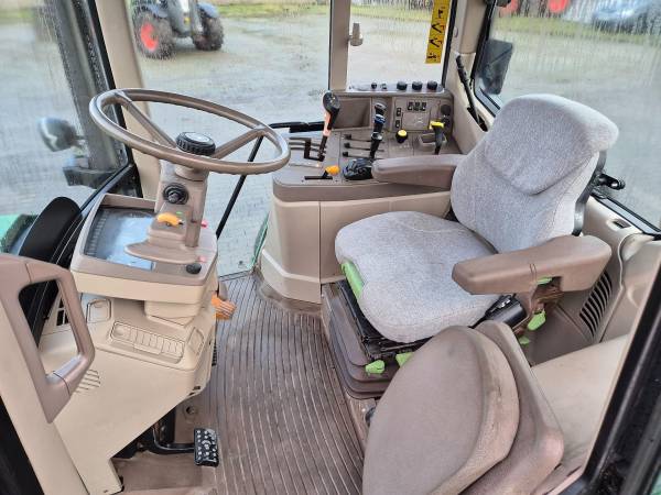 Трактор John Deere 6830 (2011)