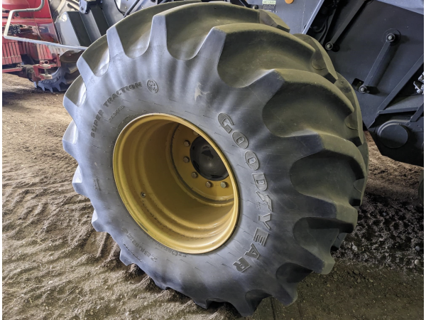 Комбайн Claas Lexion 740ТТ (2011)