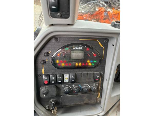 Экскаватор-погрузчик JCB 3CX (2016)