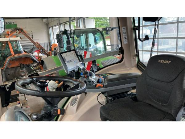 Трактор Fendt 933 S4 ProfiPlus (2020)