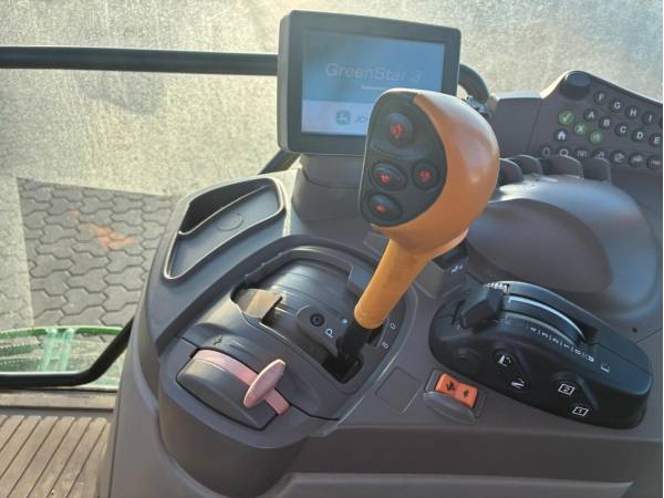 Трактор John Deere 6150R (2014)