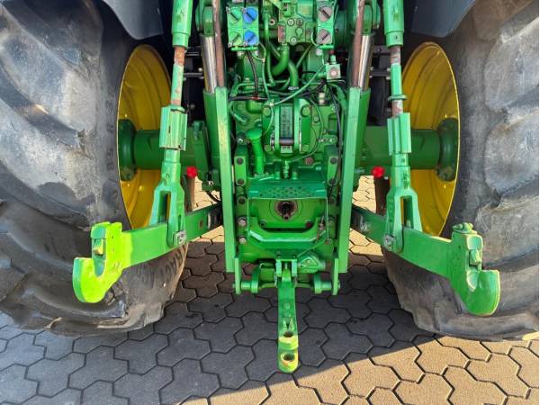 Трактор John Deere 6150R (2014)