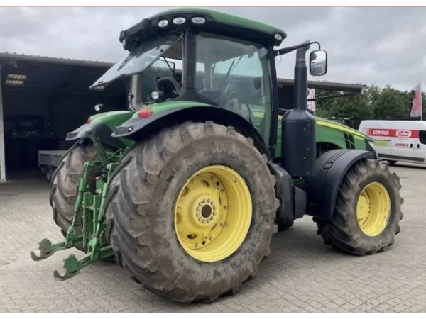 Трактор John Deere 8335 R (2014)