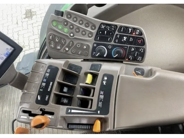 Трактор John Deere 8335 R (2014)