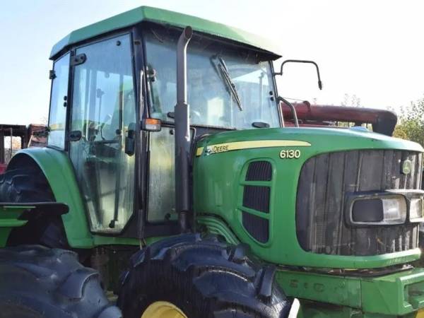 Трактор John Deere 6130 (2008)
