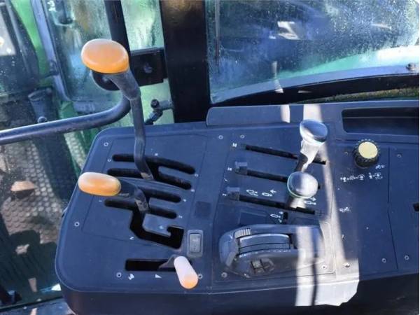 Трактор John Deere 6130 (2008)