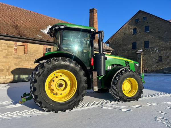 Трактор John Deere 8310R (2013)