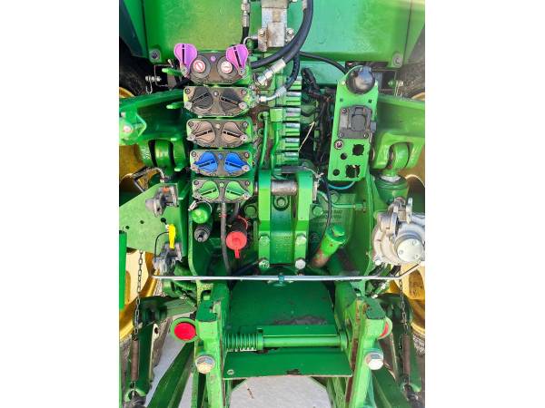 Трактор John Deere 8310R (2013)