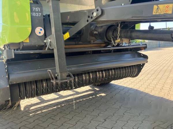 Пресс-подборщик рулонный Claas Variant 365