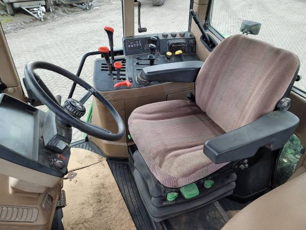 Трактор John Deere 6400 (1993)