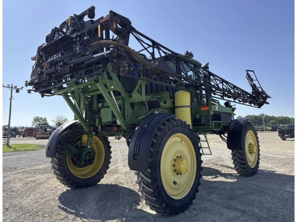 Самоходный опрыскиватель John Deere 4730 (2008)