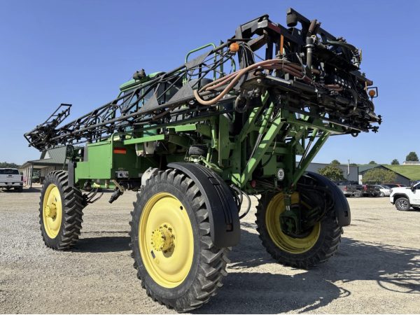 Самоходный опрыскиватель John Deere 4730 (2008)