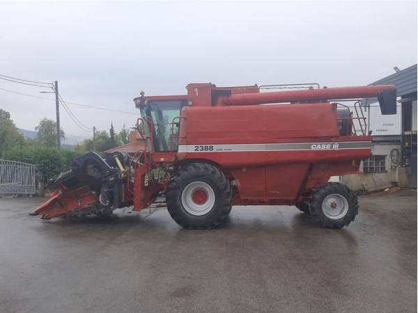 Комбайн Case IH 2388 Axial-Flow 