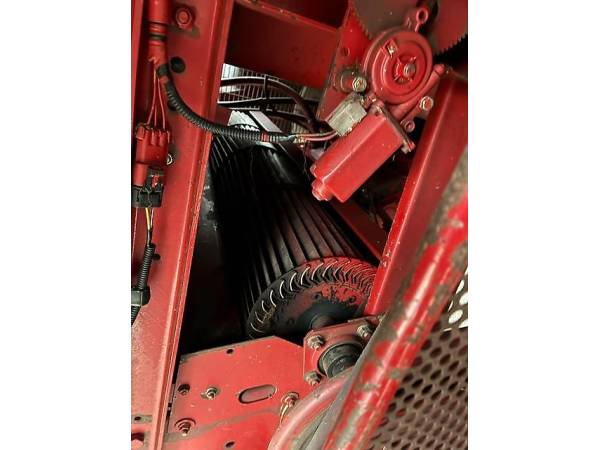 Комбайн Case IH 2388 (2002)